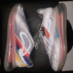 Nike Air Max 720 trainers