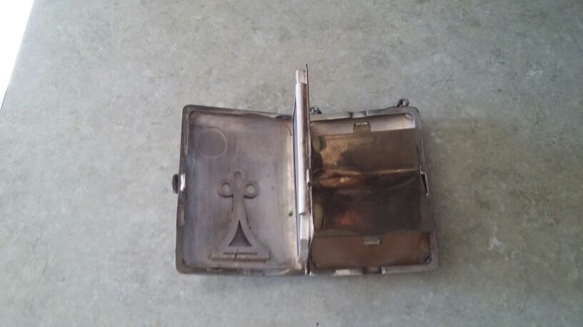 Vintage compact / purse