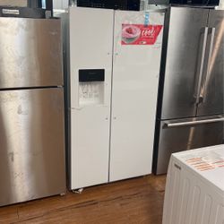 FRIGIDAIRE GALLERY REFRIGERATOR 36” AND MICROWAVE 24”