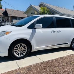 2011 Toyota Sienna