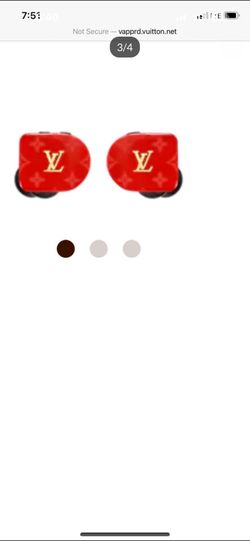 New Louis Vuitton ear buds talk and music 🎵 🎶 $1,400 plus tax selling $1,000