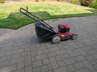 Troy-Bilt 21" Push Lawn Mower w/ Bagger (Briggs & Stratton 675 Engine)