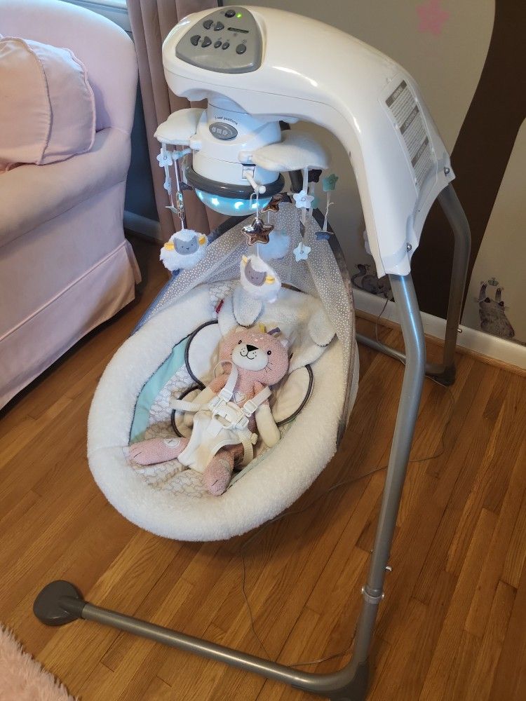 Baby Swing Fisher Price Swivel Sleeper Music Lights Gently Used
