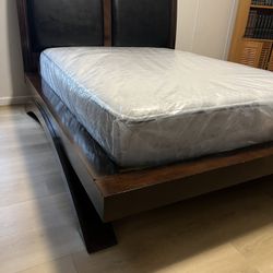 QUEEN PLATFORM BED $325+ MATTRESS – $400 