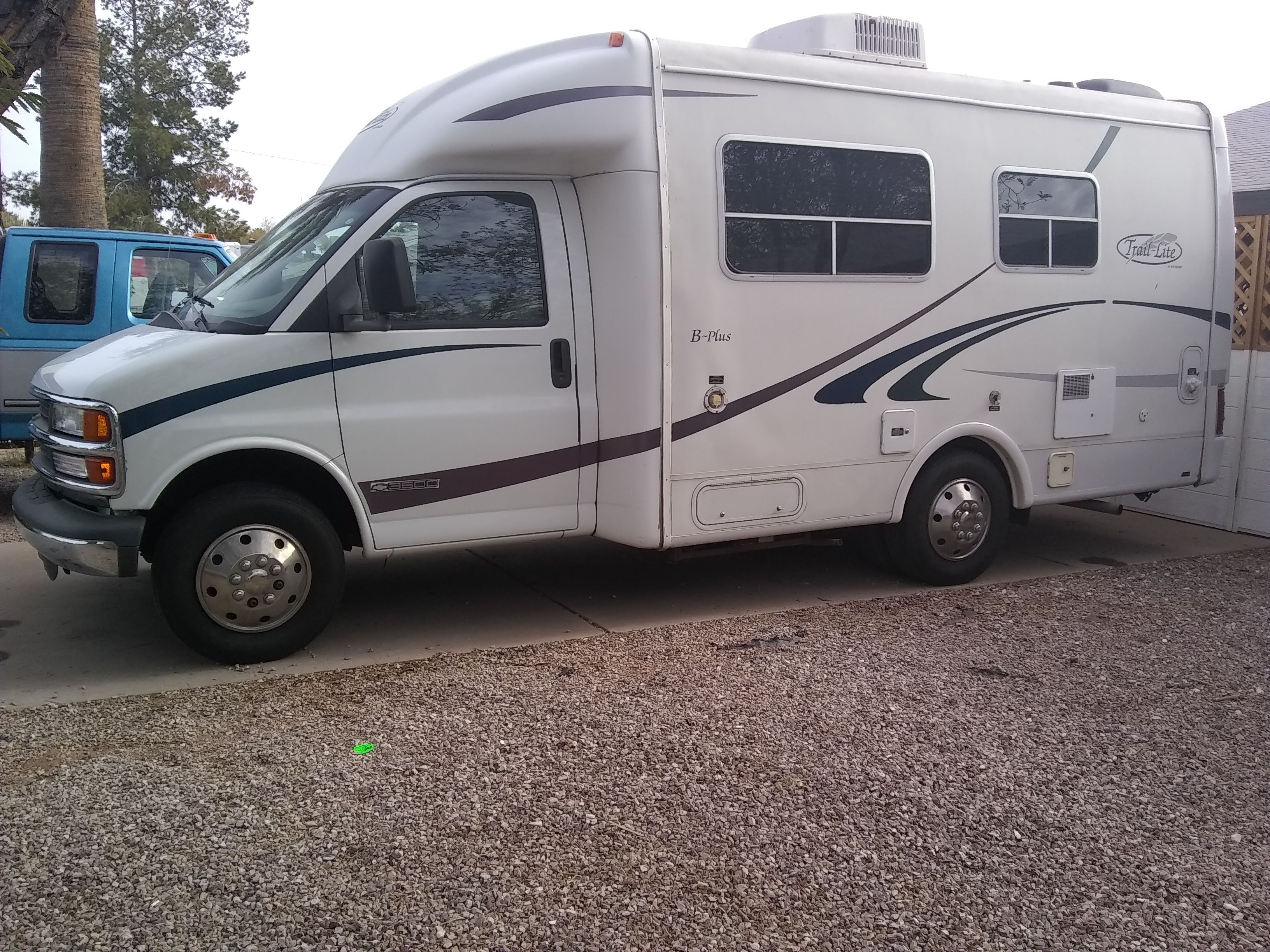 2001 Chevy 3500 Trail lite by R vision