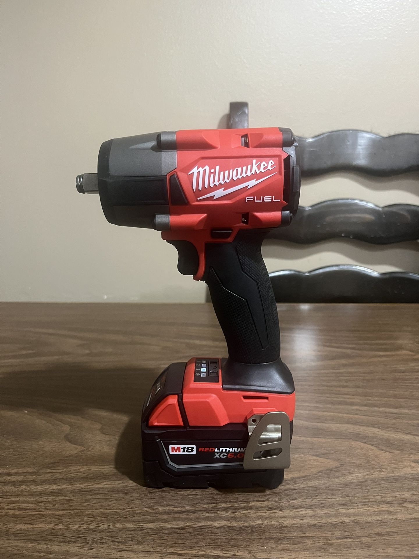 Milwaukee M18 Fuel 1/2” Mid-Torque Impact Wrench with XC5.0 Battery