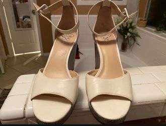 Designer Vince  Camuto Shoes