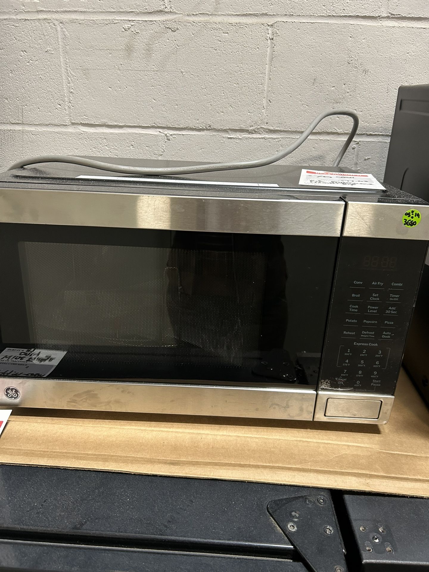 GE Counter Top Microwave