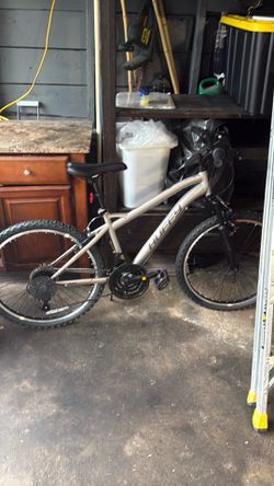 Huffy Mountain Bike 26” Like New