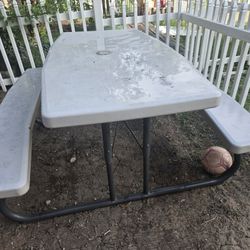 Picnic Table 