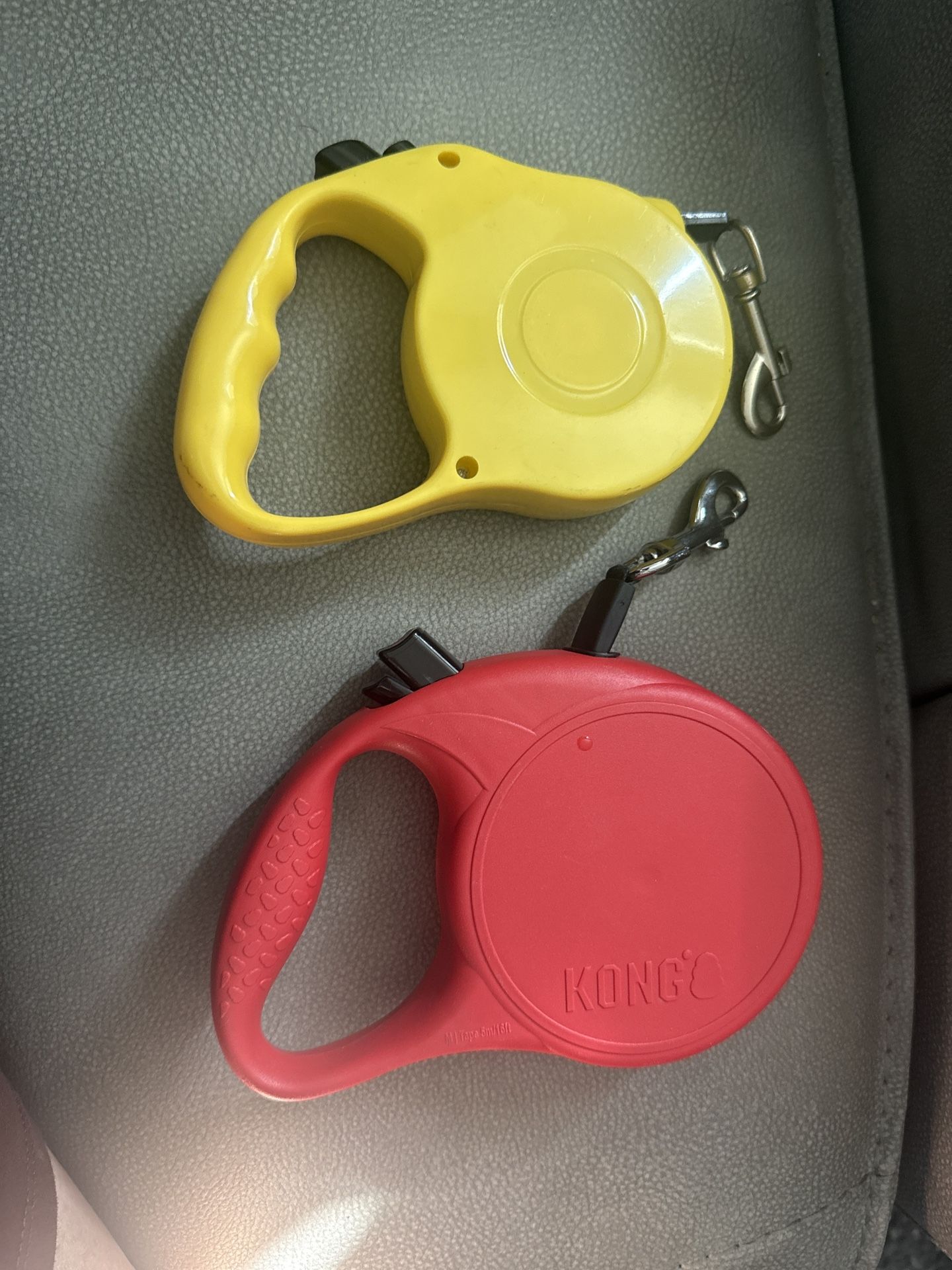 2 KONG Retractable Dog Leashes