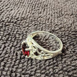 Sterling Silver Garnet ring sz7