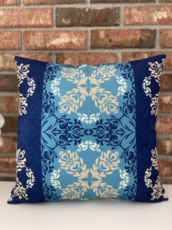 Throw pillow