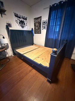 Full size bed