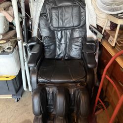 Cozzia Massage chair