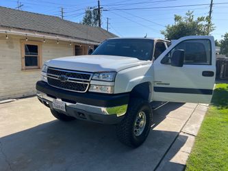 2005 silverado 4x4 duramax 6.6 LLY