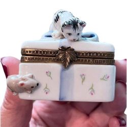 White and Blue Decor-home-accesories(175)11