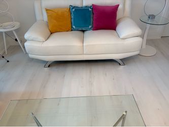 Beautiful Contemporary Leather Loveseat