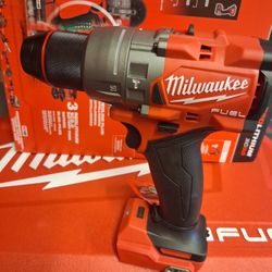 Exclusive

Milwaukee
M18 FUEL 18V Lithium-Ion Brushless Cordless 1/2 in. Hammer Drill/Driver (Tool-Only)