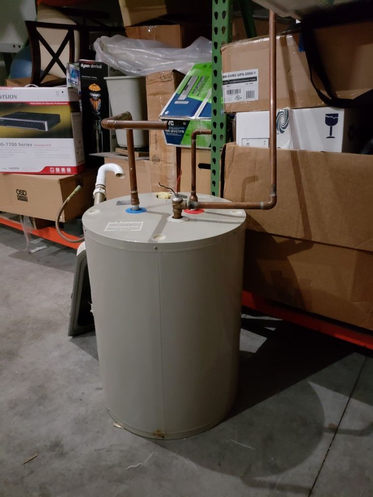 30-Gallon Electric Water Heater ((Like New-Works Perfectly)), Model# ECL-30  ProMax series 200, AO Smith. Was barely used in my mother in laws apt for  Sale in Aventura, FL - OfferUp