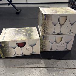 Red(12) white(24) wine glasses