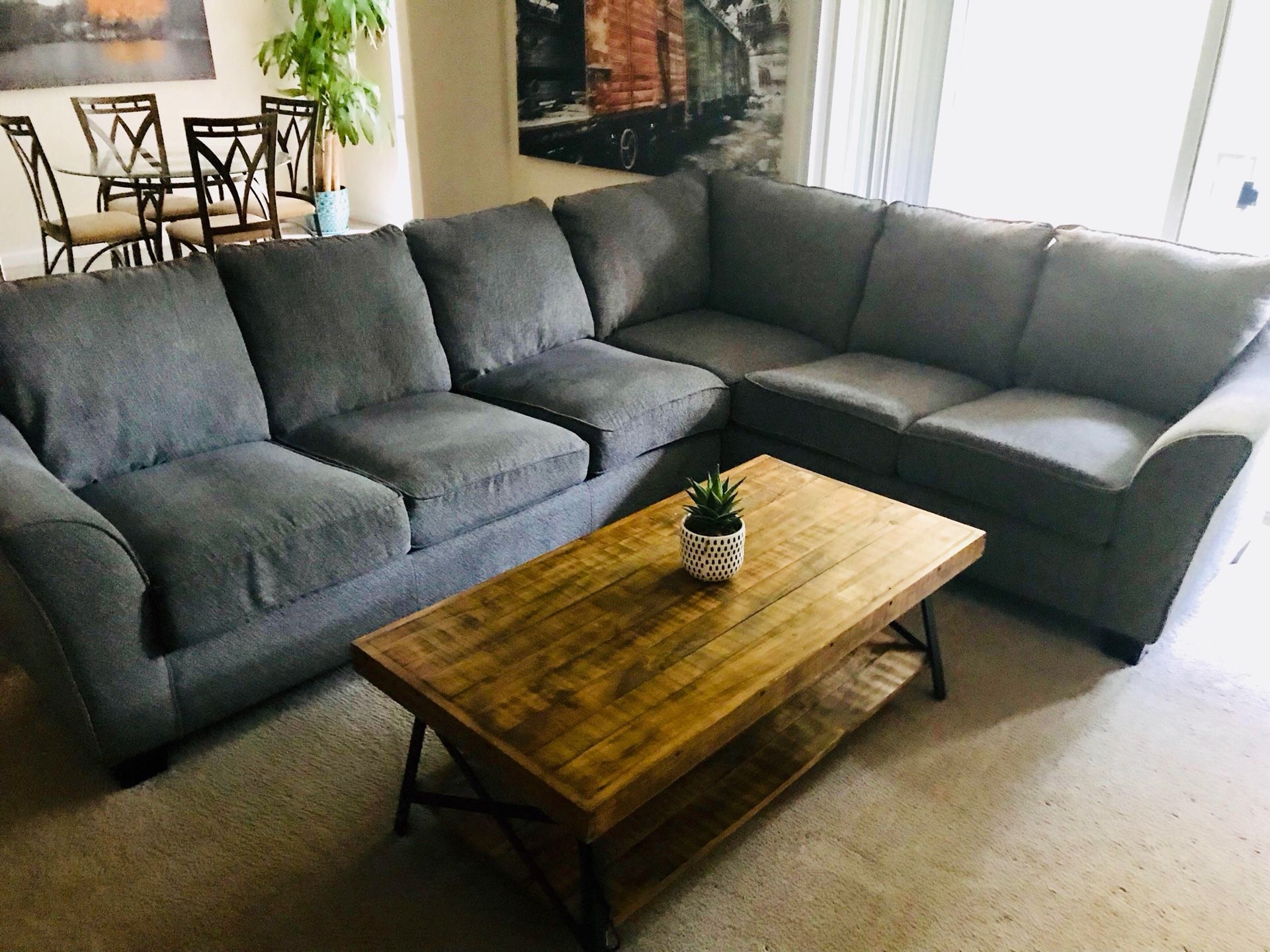 MATCHING TV CONSOLE & COFFEE TABLE - NEED GONE TODAY