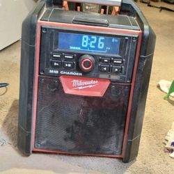 Milwaukee M18 Volt Jobsite Radio/Charger 