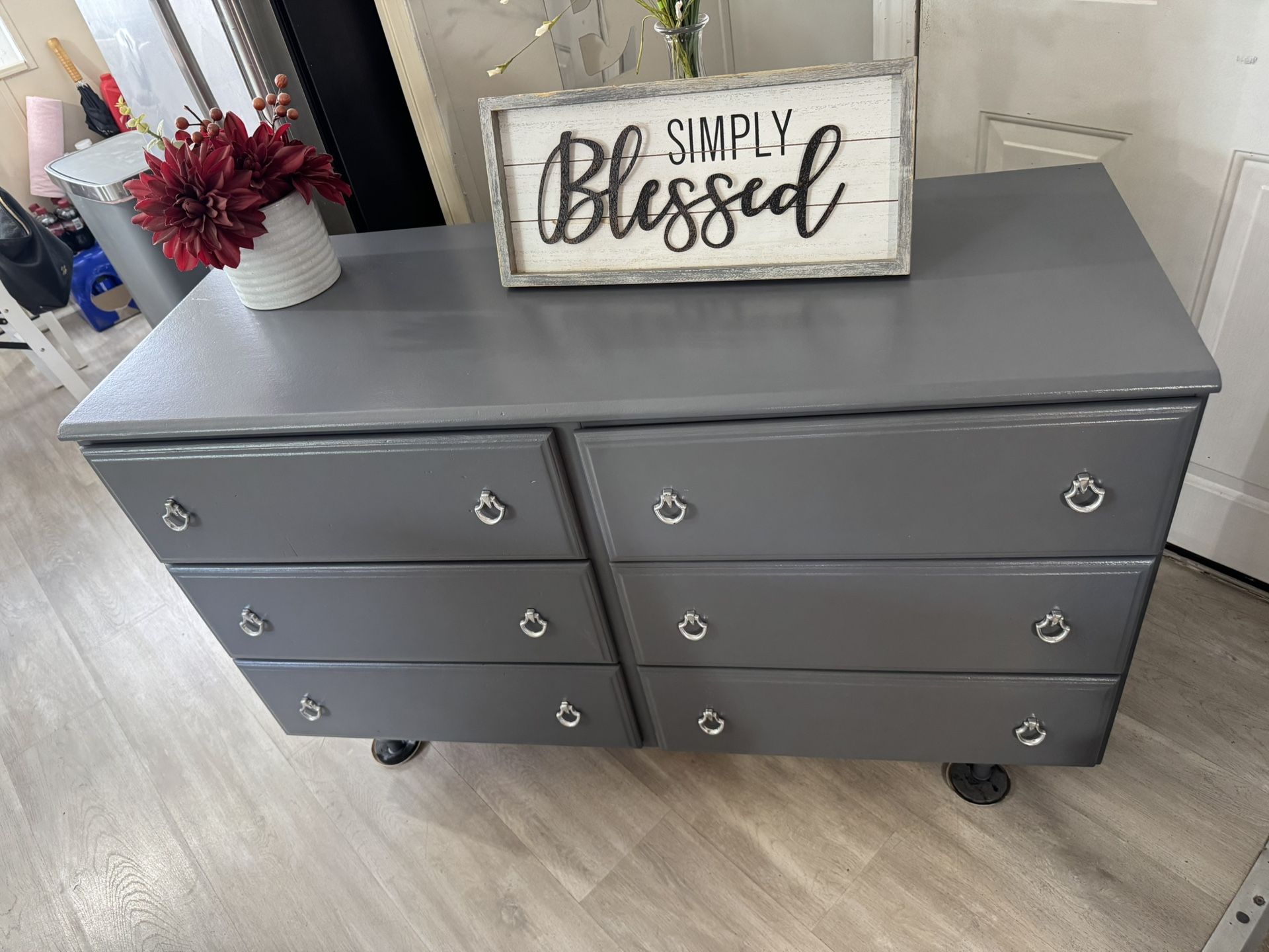 ✨✨BEAUTIFUL GRAY LONG AND SHORTER 6 DRAWER DRESSER✨✨