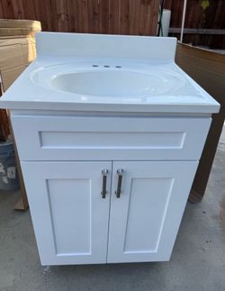 24” bathroom vanity