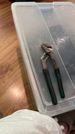 Pliers