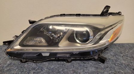 2015 2016 2017 2018 2019 TOYOTA SIENNA DRIVER SIDE HEADLIGHT HID OEM