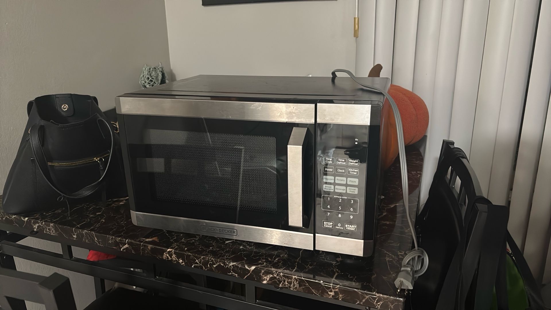 Microwave Black + Decker 