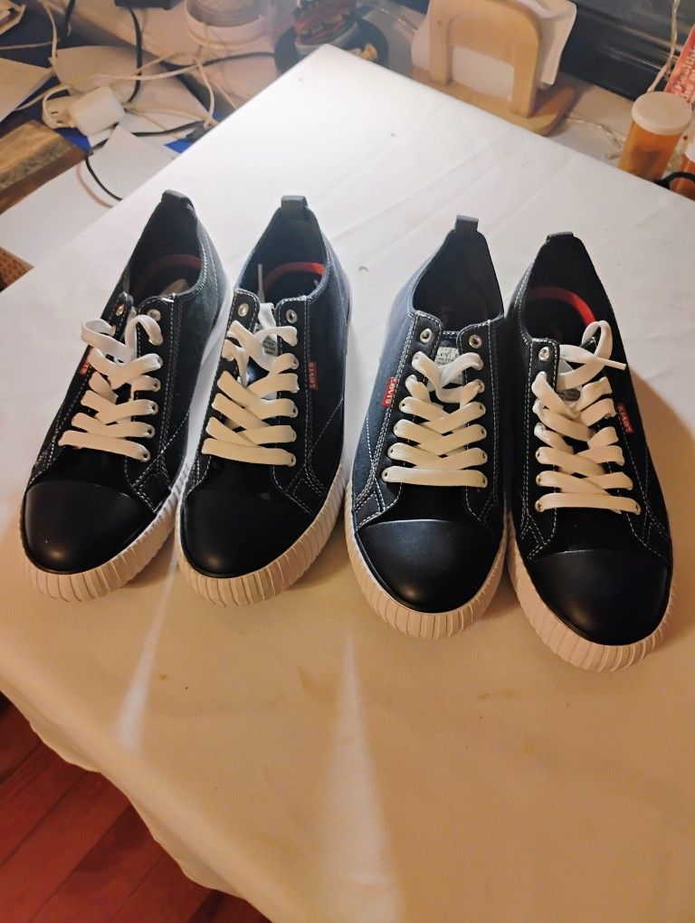 Levi's Sneakers By Owner