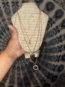 3 PC Layered Guess Necklace 