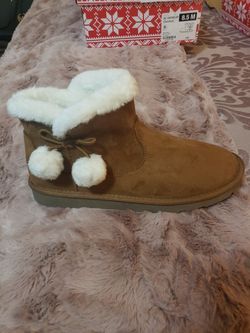 NEW Arizona woman snowcap boots size 8.5