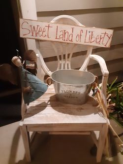..Farm style patio garden decor $10