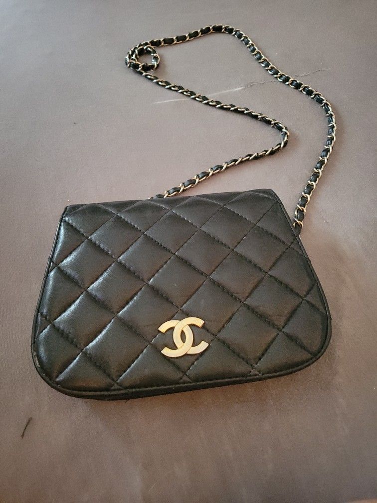 Chanel Vintage 1970s Quilted Messenger Double Flapbag