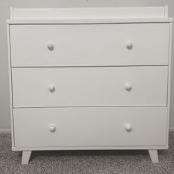 Delta Children Dresser With Changing Station