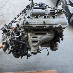 2010 - 2015 Toyota Prius engine2010 - 2015 Toyota Prius engine/Lexus CT200h