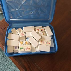 DORA DOMINOES IN ZIPPER CASE SEE DESCRIPTION 