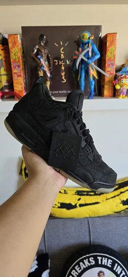 Jordan 4 Kaws
