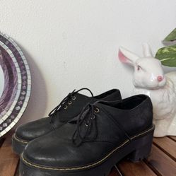 Black Dr. Marten Oxford’s size 6 
