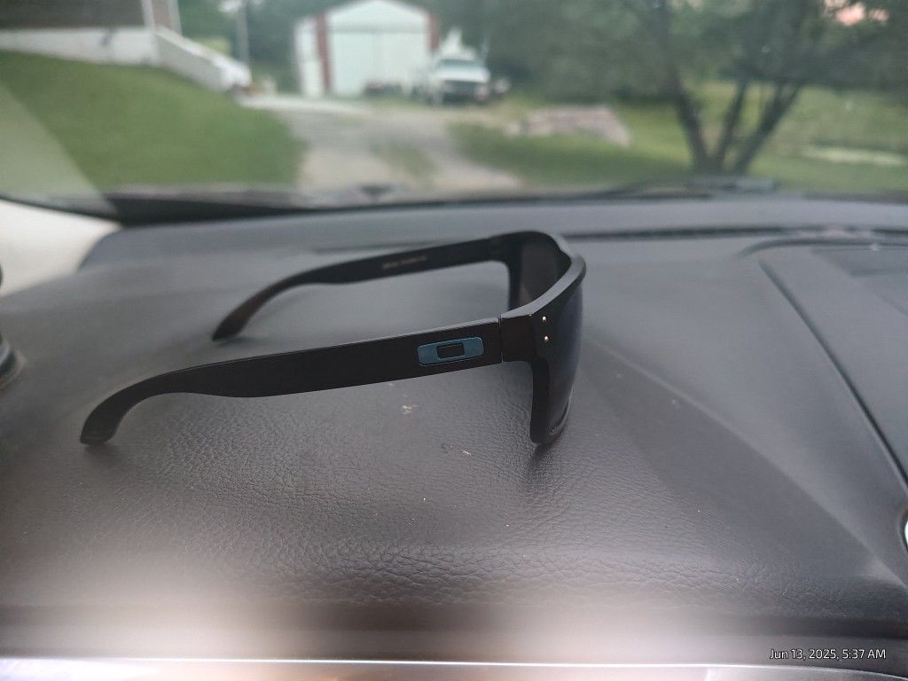 Holbrook Oakley Polarized Sunglasses