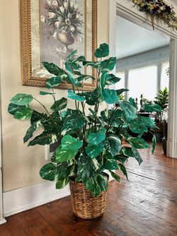Beautiful Artificial Monstera 