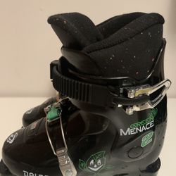 Dalbello Green Menace 2 Ski Boots. Kids Size 21.5