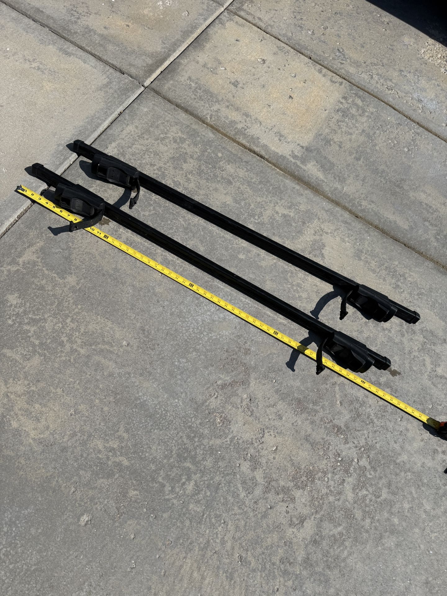 THULE ROOF RACK 4 450 Feet 2 50” Load cross bars Factory Raised Rails