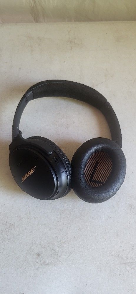 Bose QuietComfort headphones
