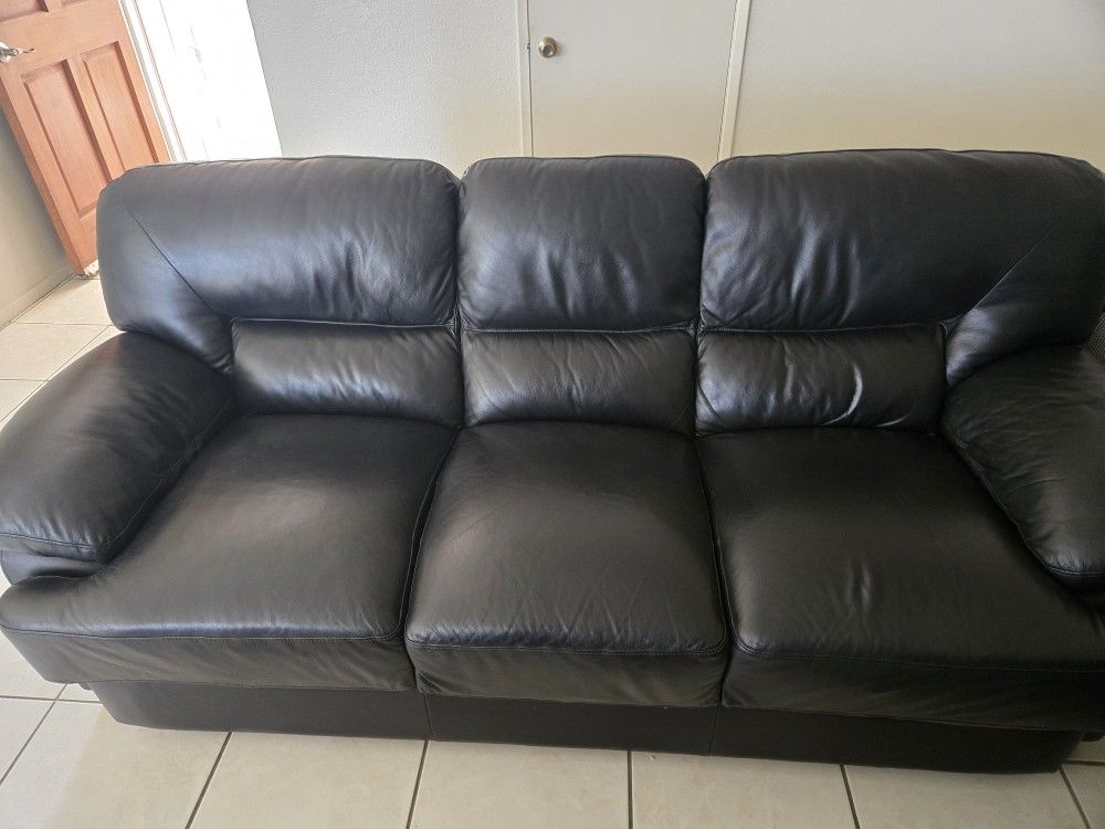 Black Leather Sofa Set