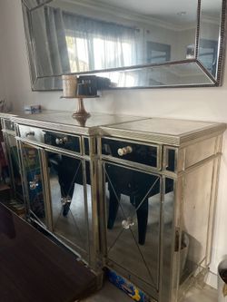 Mirrored dresser cabinet