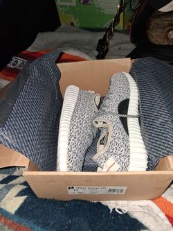 Yeezy boost 350 Turtle size 11